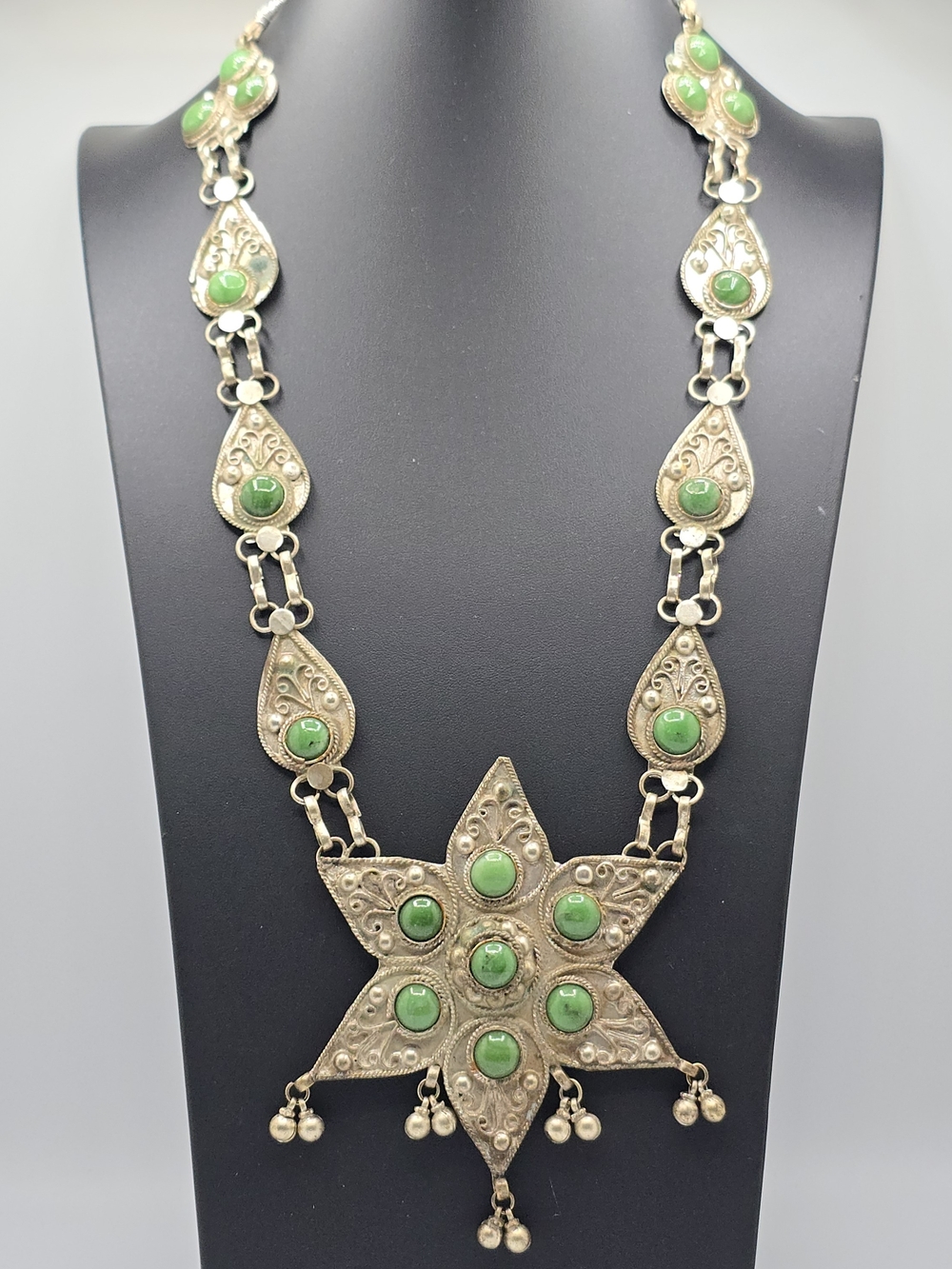 VTG Afghan Kuchi Necklace Green Glass Tribal Star Pendant Silver Tone 26", 111g